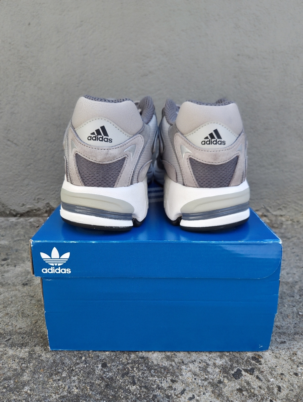 Adidas Response CL 10.5 Grey/Blue Clean Pair w/ Box - Picture 7 of 10